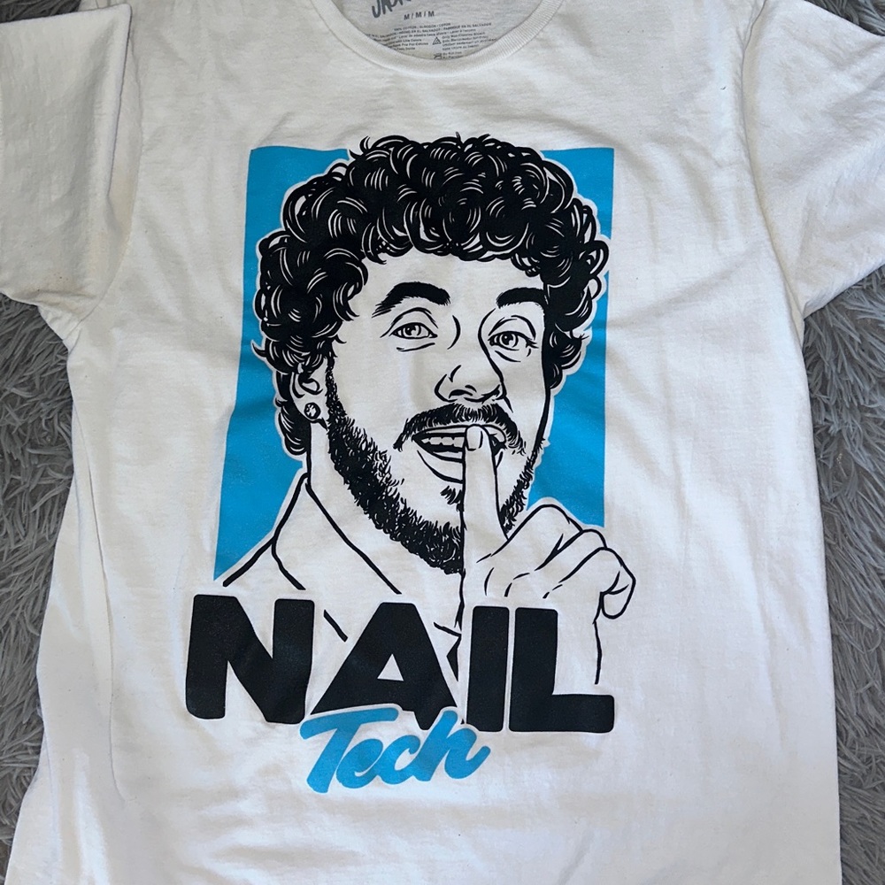 Graphic Tee bundle - Picture 4 of 13